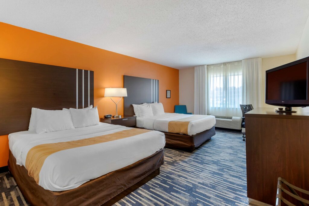 Standard Quadruple room Quality Inn & Suites Keokuk North