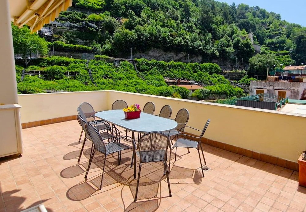 Apartamento con balcón Spacious Apartment on the Amalfi Coast, Italy