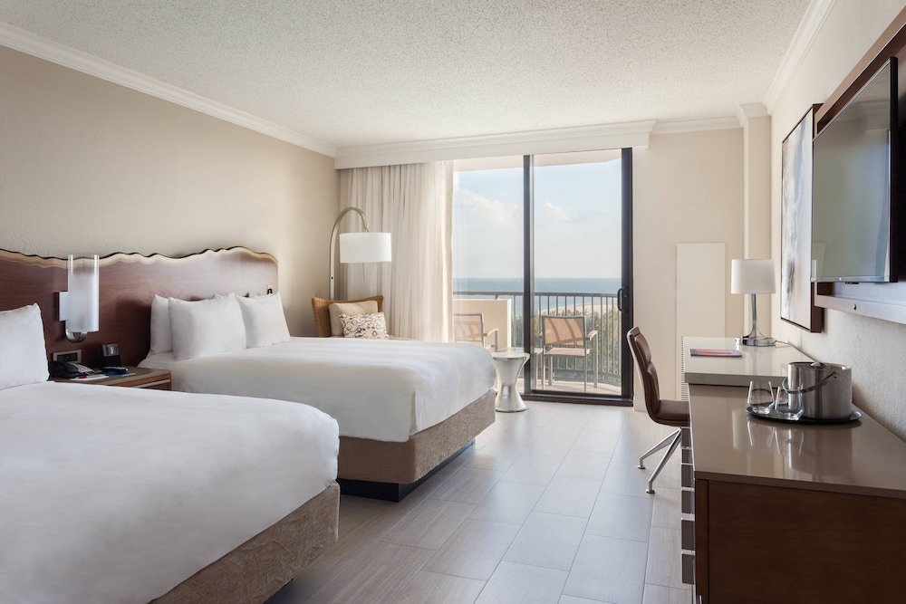 Deluxe room with balcony and oceanfront Fort Lauderdale Marriott Harbor Beach Resort & Spa