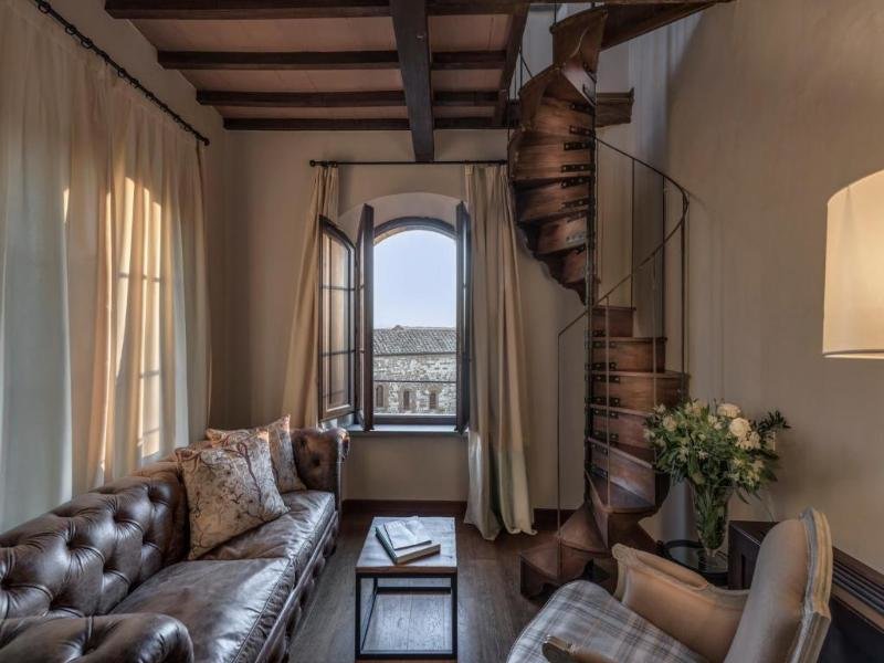 Полулюкс с красивым видом из окна Castel Monastero - The Leading Hotels of the World