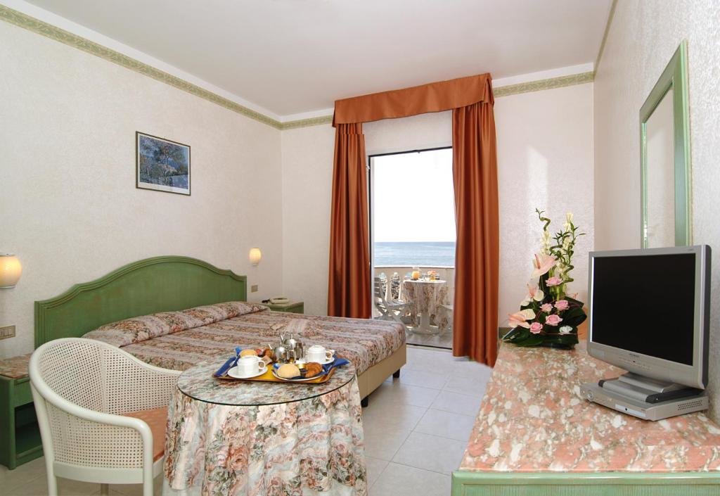 Standard Doppel Zimmer mit Balkon und mit Meerblick Hotel Piccolo Lido