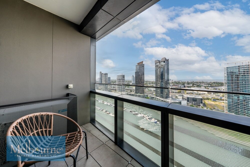 Апартаменты с 3 комнатами с балконом и с видом на гавань Melbourne Private Apartments - Collins Street Waterfront, Docklands