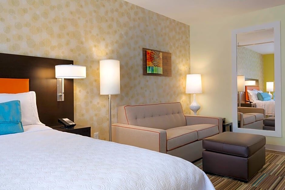 Люкс Standard Home2 Suites by Hilton Champaign/Urbana