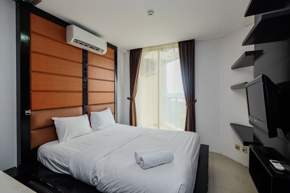 Standard room Cozy And Tidy Studio Apartment Mangga Dua Residence