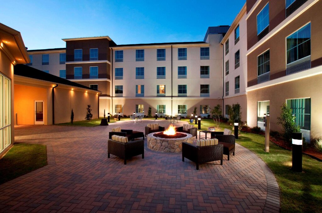 Четырёхместный номер Standard Homewood Suites by Hilton Fort Worth West at Cityview