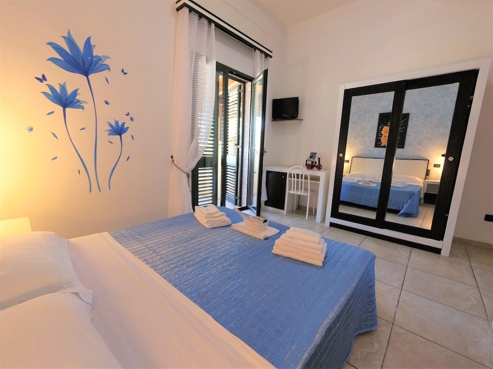 Standard Double room with balcony Alba Chiara Hotel Sant'Andrea