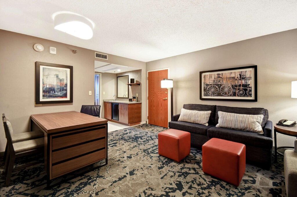 Двухместный номер Standard Embassy Suites by Hilton Omaha Downtown Old Market