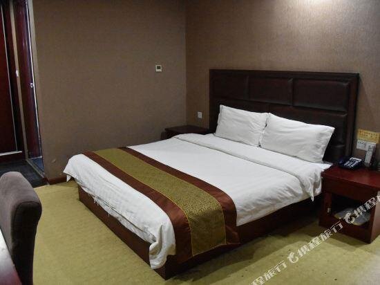 Suite Jinyuan Holiday Hotel