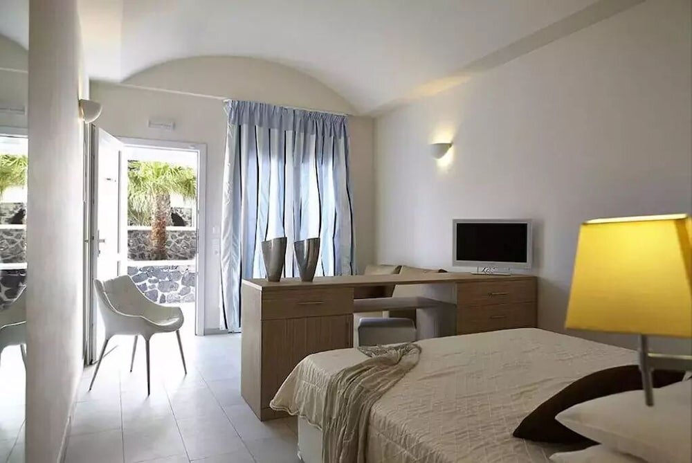Superior Zimmer 1 Schlafzimmer mit Gartenblick Orizontes Hotel Santorini