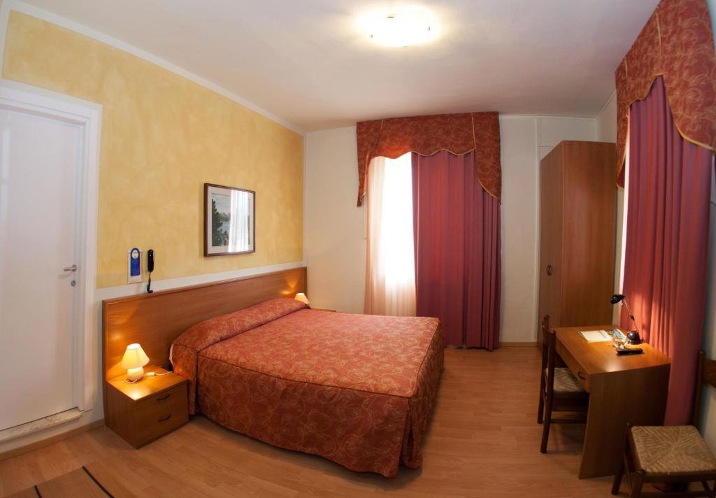 Standard Doppel Zimmer Hotel Pinamonte