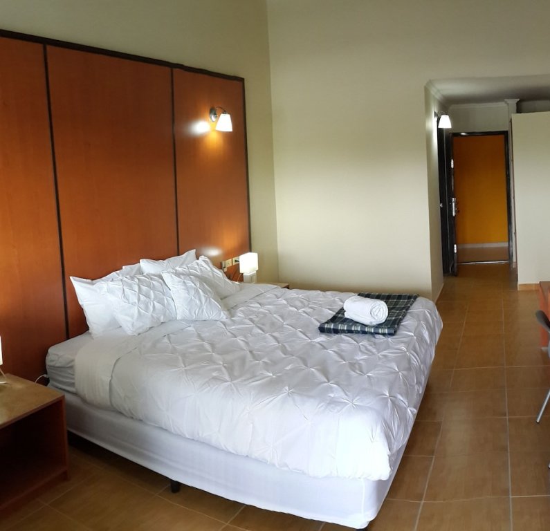 Standard Double room with balcony Express Inn Coronado & Camping