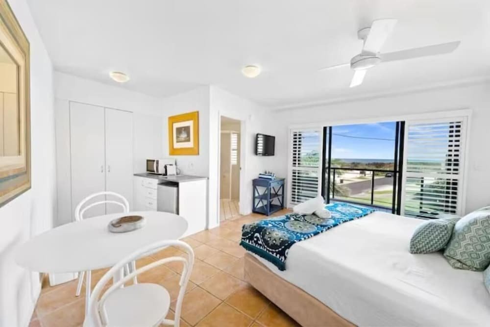 Standard room with balcony and with ocean view The Cove Yamba