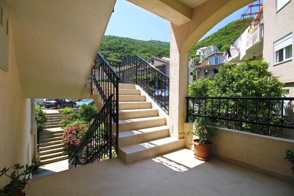 Студия с балконом Apartments Raičević