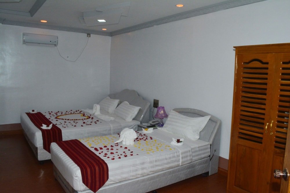 Deluxe room Myat Nan Taw Hotel
