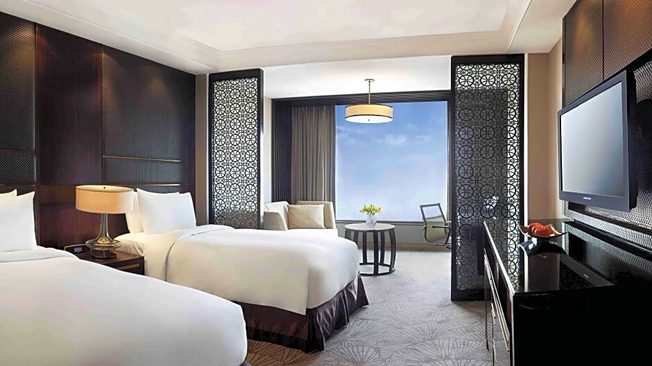 Двухместный люкс c 1 комнатой Crowne Plaza New Delhi Mayur Vihar Noida, an IHG Hotel