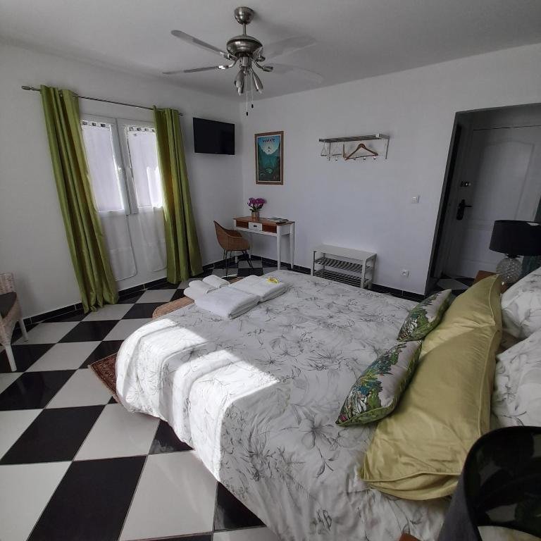 Standard Double room with sea view VILLA GARRIGA