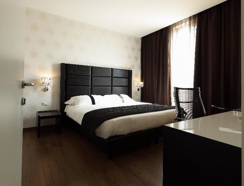 Standard Zimmer Holiday Inn Genoa City, an IHG Hotel