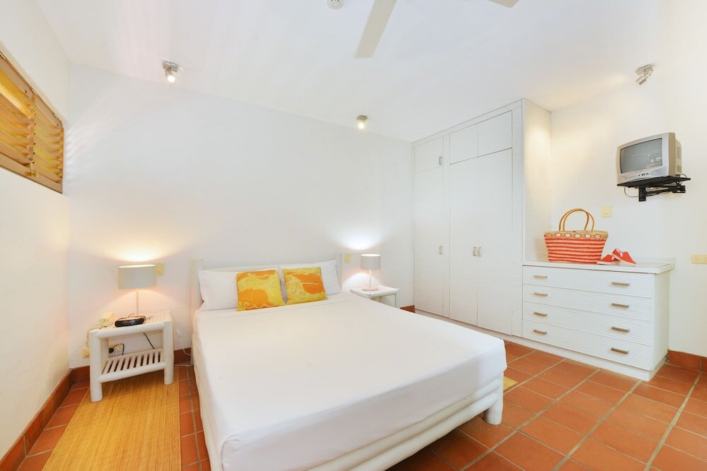 Апартаменты Standard c 1 комнатой Club Tropical Resort with Onsite Reception & Check In