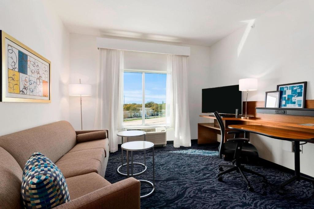 Quadruple Suite Fairfield Inn & Suites by Marriott St Petersburg North