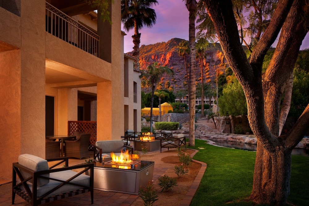 Standard Quadruple room with balcony and with mountain view The Phoenician, a Luxury Collection Resort, Scottsdale