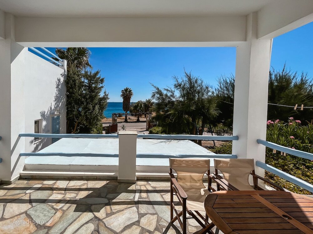 Апартаменты Agnadi Syros Beachfront Studios & Rooms