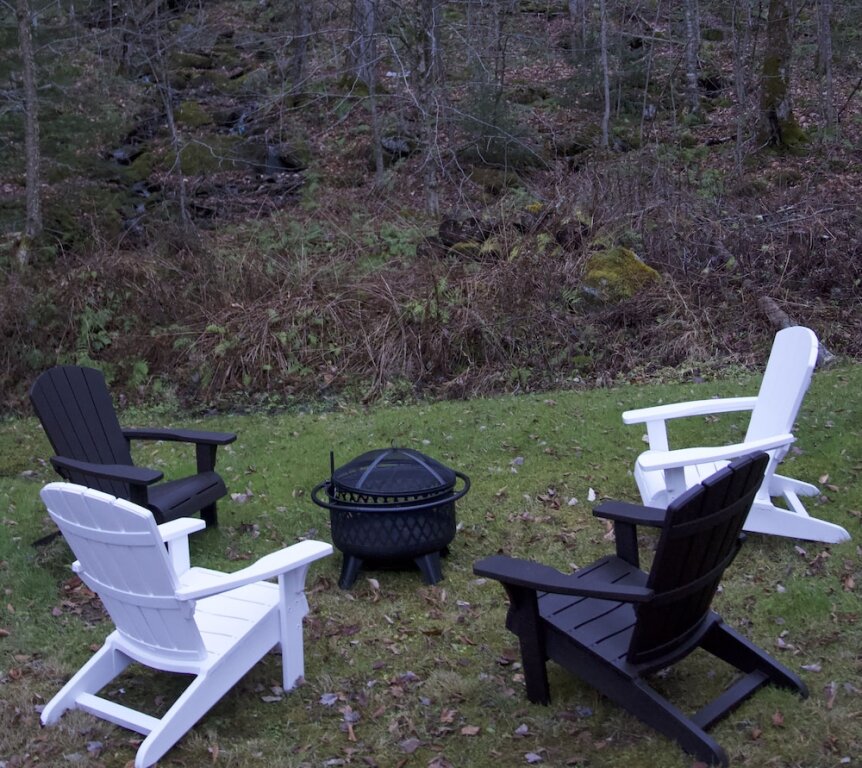 Cottage Killington Mountain Home! Hottub & 5 min to Skiing! 3 Bedroom Home by Redawning