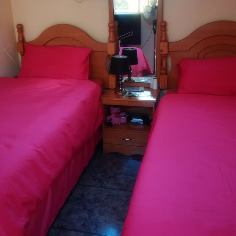 Кровать в общем номере (женский номер) Naledi backpackers