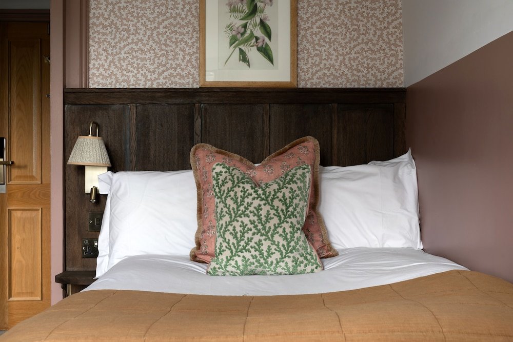 Comfort room Worplesdon Place Hotel