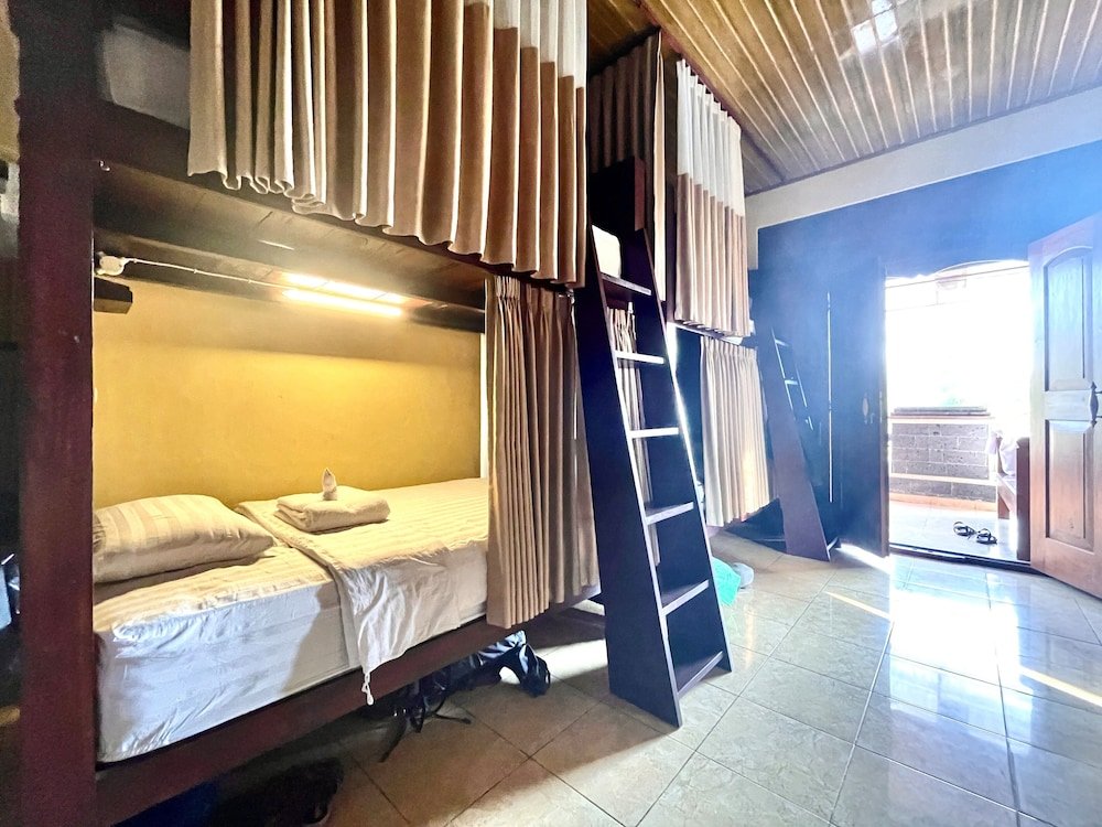 Cama en dormitorio compartido Desa Hostel