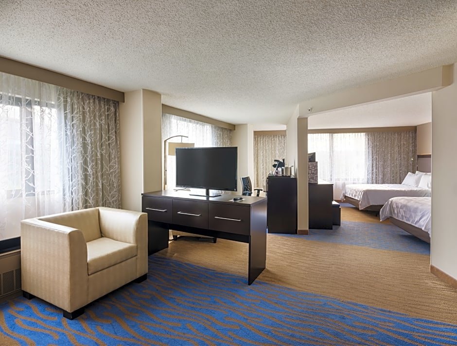 Четырёхместный номер Premium Holiday Inn Washington Capitol-National Mall, an IHG Hotel