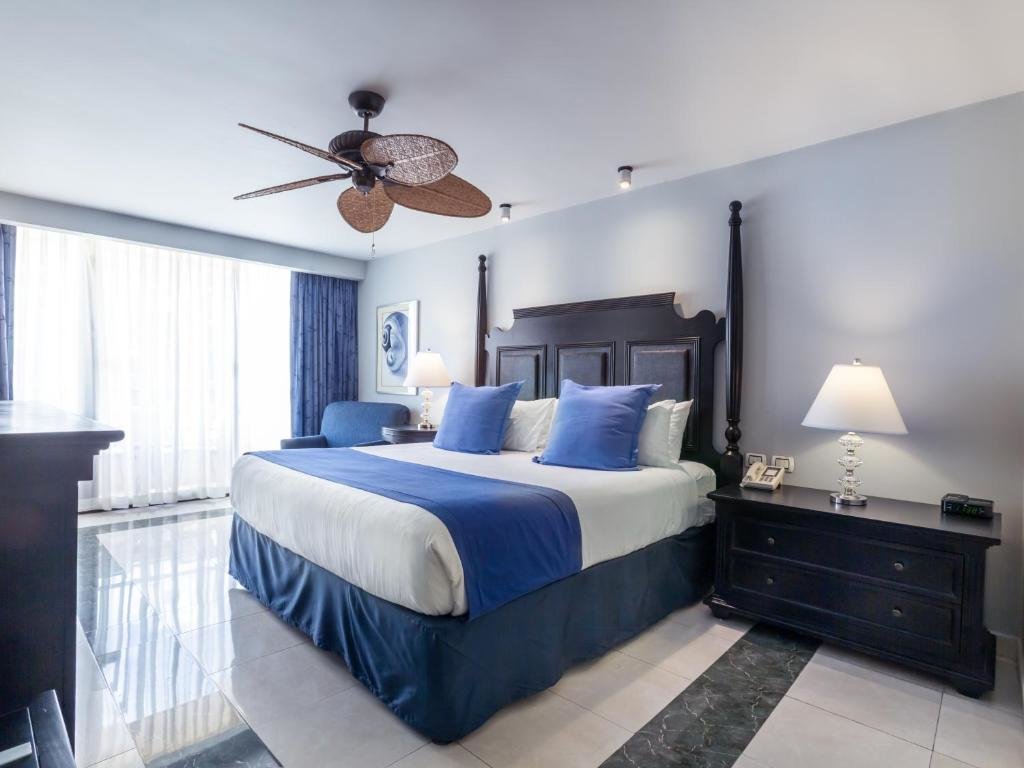 Номер Deluxe с частичным видом на океан Курортный отель Barceló Aruba — Всё включено