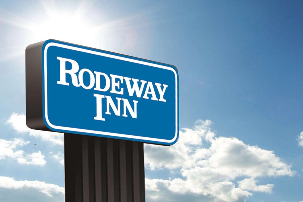 Standard room Rodeway Inn