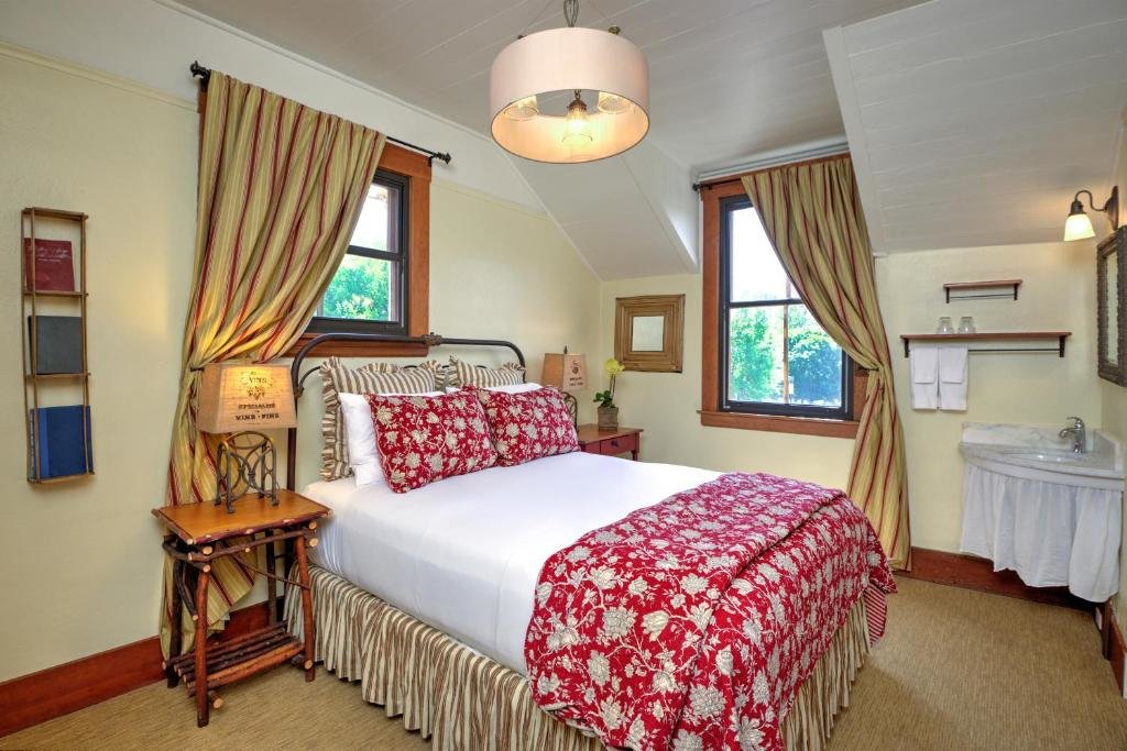 Superior Double room with park view Sonoma Hotel