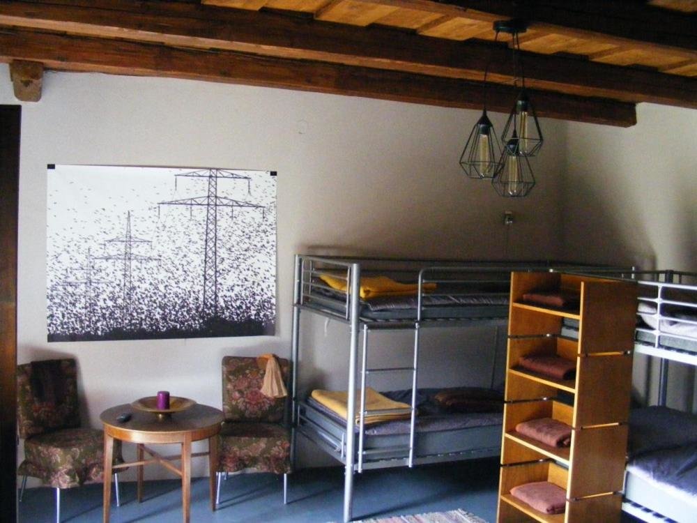 Кровать в общем номере Bakancstanya