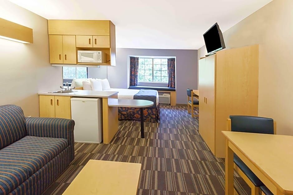 Люкс Microtel Inn & Suites by Wyndham Conyers Atlanta Area