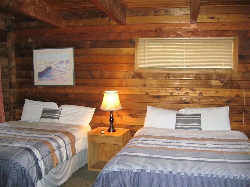 Standard Quadruple room with river view Virginian Resort