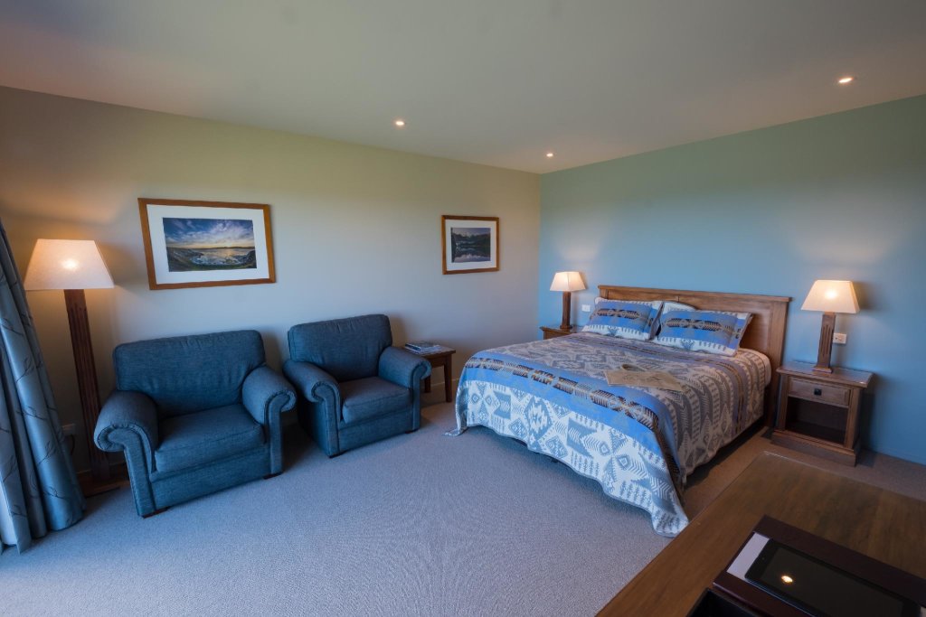 Standard Double room with ocean view Manakau Lodge