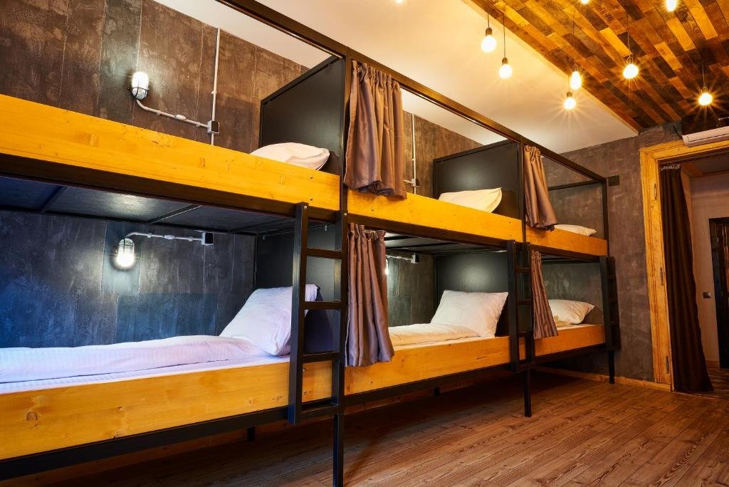 Кровать в общем номере (женский номер) BED STAGE Hostel