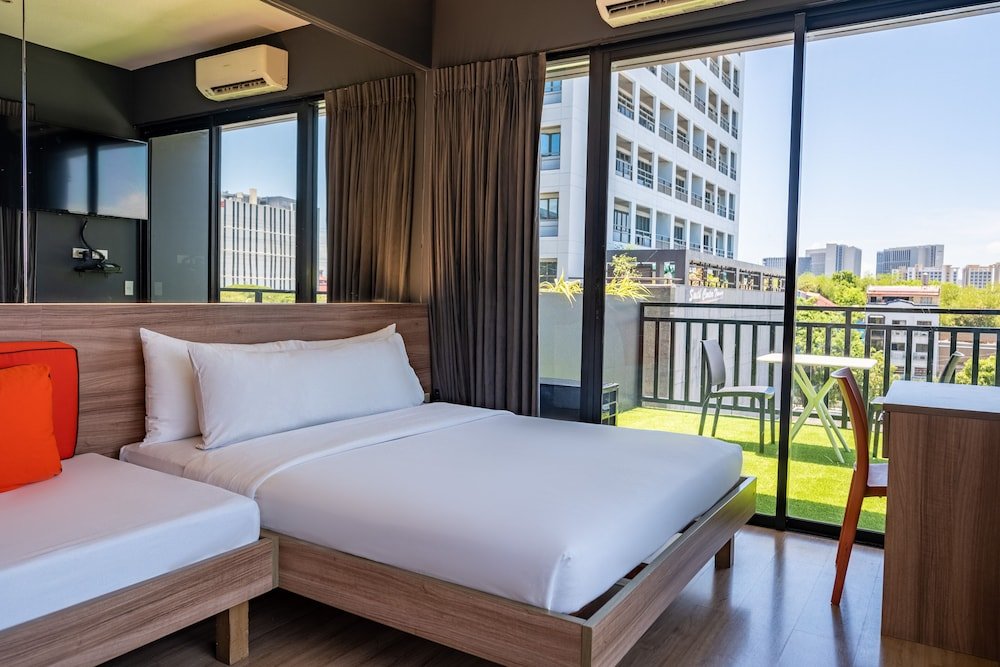 Habitación Estándar con balcón Azumi Boutique Hotel, Multiple Use Hotel Staycation Approved