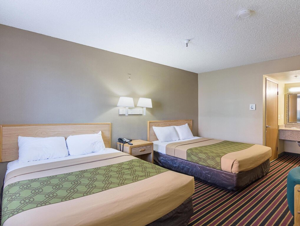 Suite Motel 6-Stockton, CA