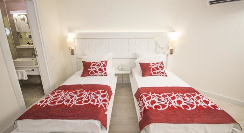 Standard Double room with sea view Laguna Beach Alya Resort & Spa
