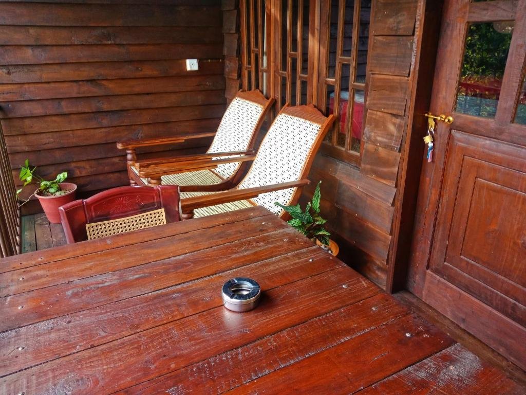 Standard Doppel Zimmer mit Bergblick Madushanka Resort