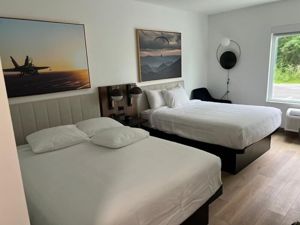 Четырёхместный номер Standard La Quinta Inn & Suites by Wyndham Manchester - Arnold AFB