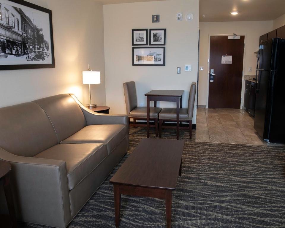 Standard Family room Cobblestone Hotel & Suites - Two Rivers