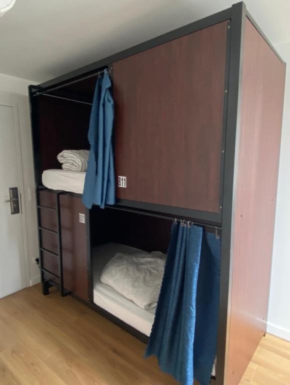 Кровать в общем номере (женский номер) Hostel 20 Bayonne