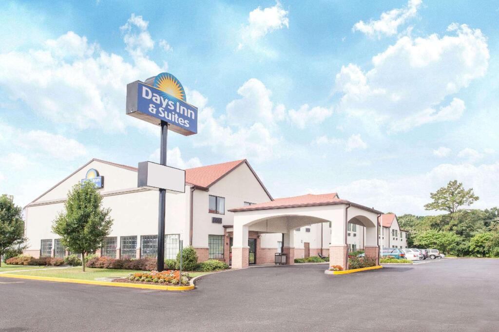 Номер Deluxe Days Inn & Suites Seaford