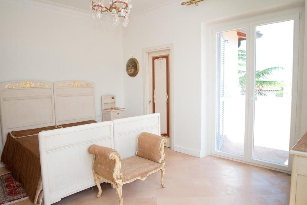 Standard Doppel Zimmer mit Balkon Villa Strampelli