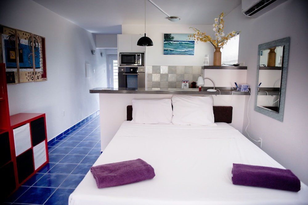 Economy room Oceanfront Townhome in Marazul Dive Resort