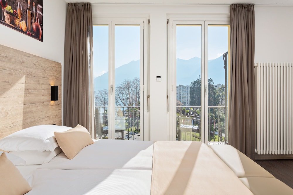 Standard Doppel Zimmer mit Balkon und mit Seeblick Hotel Du Lac