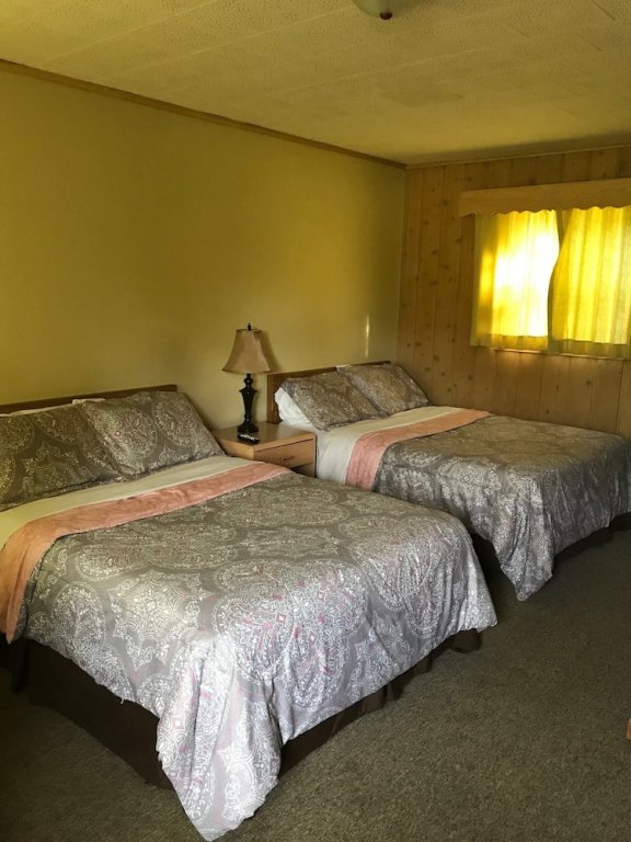 Standard Quadruple room Royal Motel